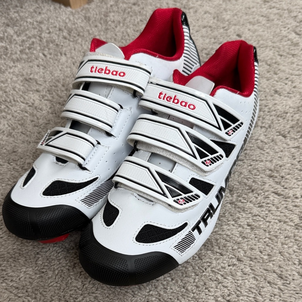 Tieboa White and Black Cycling Shoes with Red Accents
